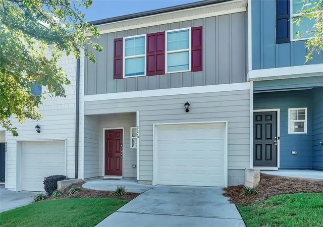 Photo 3 of Sale Pending at 3470 Lakeview Crk, Lithonia, GA 30038 | MLS# 7824062 | Listing updated on 2026-09-24