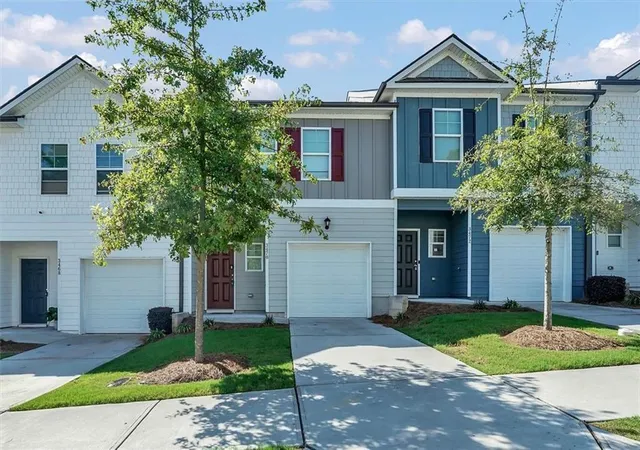 Photo 3 of Sale Pending at 3470 Lakeview Crk, Lithonia, GA 30038 | MLS# 7824062 | Listing updated on 2026-09-24