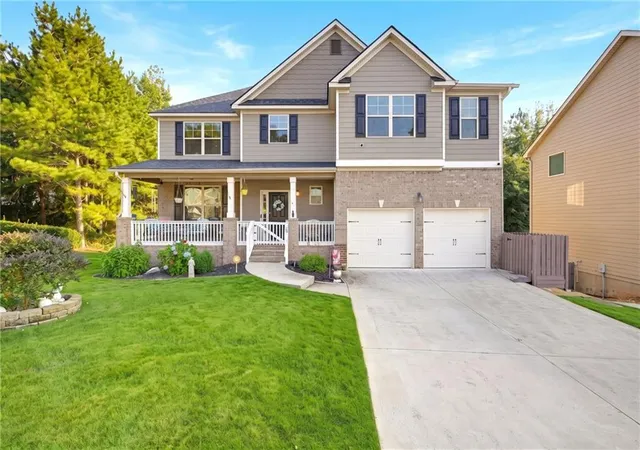 Photo 2 of Single family home for sale at 2144 Shadow Oak Trl, Loganville, GA 30052 | MLS# 7832341 | Listing updated on 2026-09-12