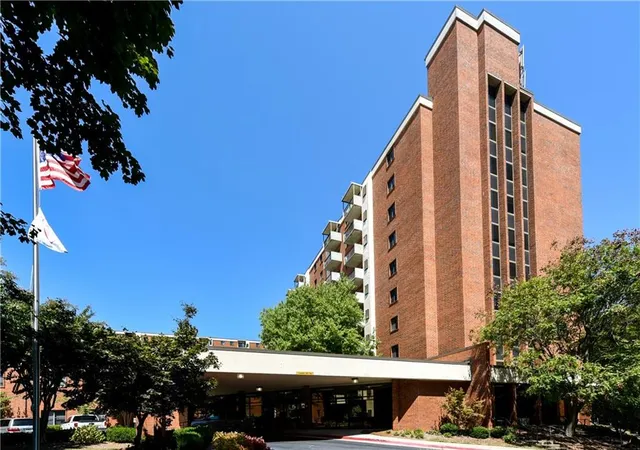Photo 2 of Sale Pending at 300 Johnson Fry Rd Ne #A907, Sandy Springs, GA 30328 | MLS# 7834533 | Listing updated on 2026-09-11