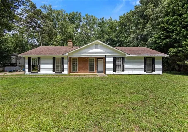 Photo 2 of Single family home for sale at 160 Derby Country Dr, Ellenwood, GA 30294 | MLS# 7830524 | Listing updated on 2026-09-02
