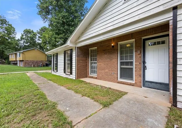 Photo 3 of Single family home for sale at 160 Derby Country Dr, Ellenwood, GA 30294 | MLS# 7830524 | Listing updated on 2026-09-02