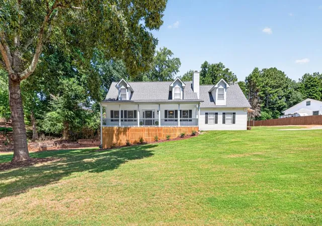 Photo 3 of Sale Pending at 5229 Lanton Cir, Gainesville, GA 30504 | MLS# 7831030 | Listing updated on 2026-09-19