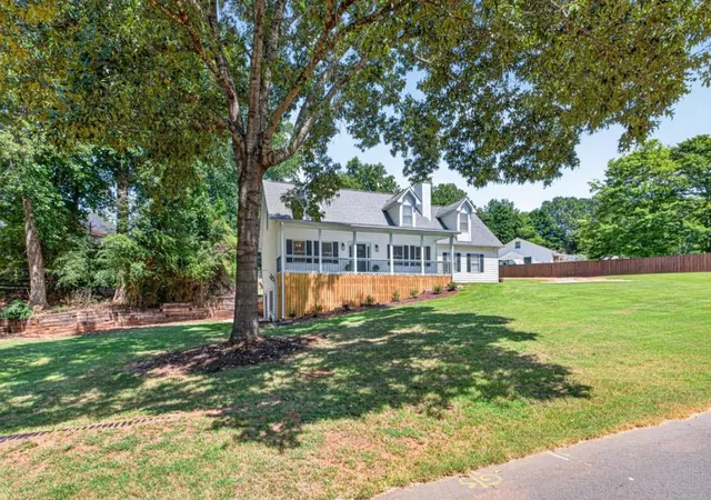 Photo 3 of Sale Pending at 5229 Lanton Cir, Gainesville, GA 30504 | MLS# 7831030 | Listing updated on 2026-09-19