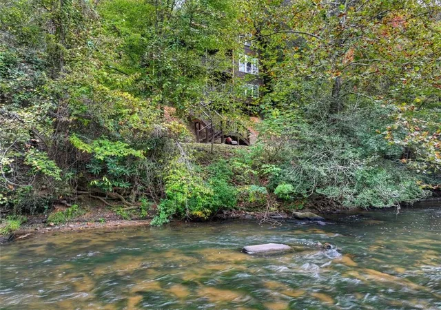 Photo 4 of Single family home for sale at 633 Riverfront Dr, Ellijay, GA 30536 | MLS# 7854657 | Listing updated on 2026-10-29