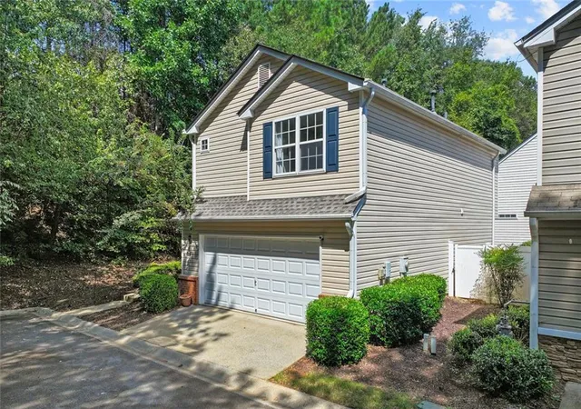 Photo 3 of Single family home for sale at 1270 W Oaks Way, Woodstock, GA 30188 | MLS# 7833096 | Listing updated on 2026-09-16