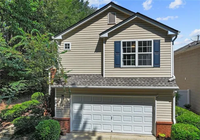 Photo 3 of Single family home for sale at 1270 W Oaks Way, Woodstock, GA 30188 | MLS# 7833096 | Listing updated on 2026-09-20