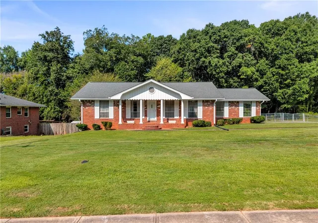 Photo 1 of Sale Pending at 6125 Phillips Dr, Morrow, GA 30260 | MLS# 7833943 | Listing updated on 2026-09-08