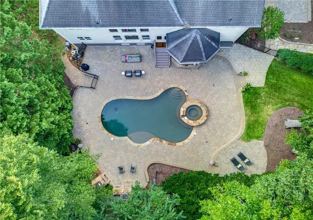 Photo 3 of Sale Pending at 565 Greenview Ter, Alpharetta, GA 30004 | MLS# 7820533 | Listing updated on 2026-09-25