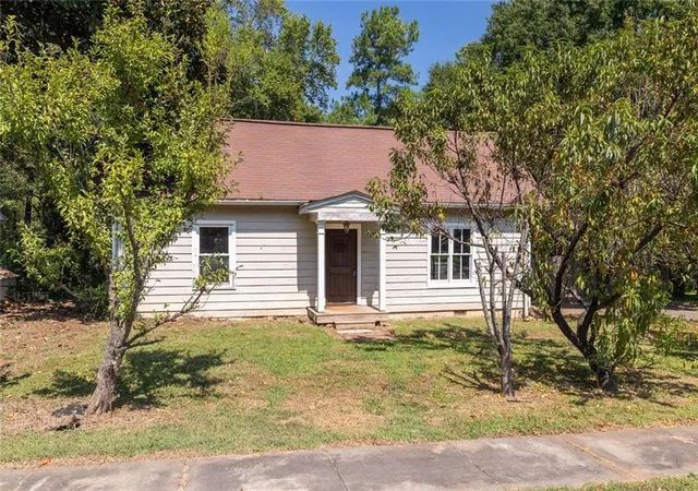 Photo 2 of Sale Pending at 1117 Barnes Ml Rd, Marietta, GA 30062 | MLS# 7840312 | Listing updated on 2026-09-26