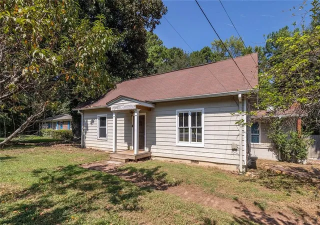 Photo 3 of Sale Pending at 1117 Barnes Ml Rd, Marietta, GA 30062 | MLS# 7840312 | Listing updated on 2026-09-26