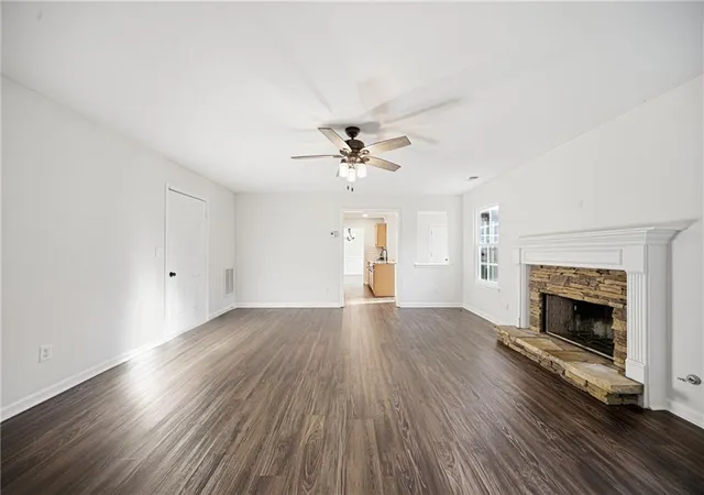 Photo 3 of Single family home for sale at 4925 Hanna Kate Ct, Cumming, GA 30028 | MLS# 7855745 | Listing updated on 2026-10-23