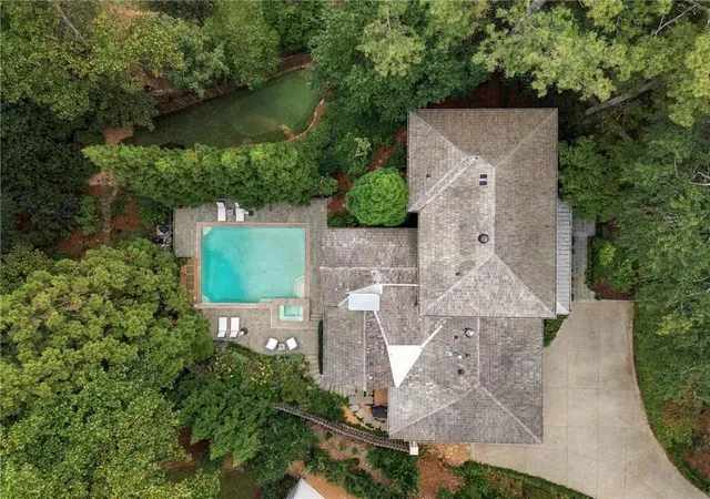 Photo 1 of Sale Pending at 323 Blanton Rd NW, Atlanta, GA 30342 | MLS# 7849654 | Listing updated on 2026-10-25