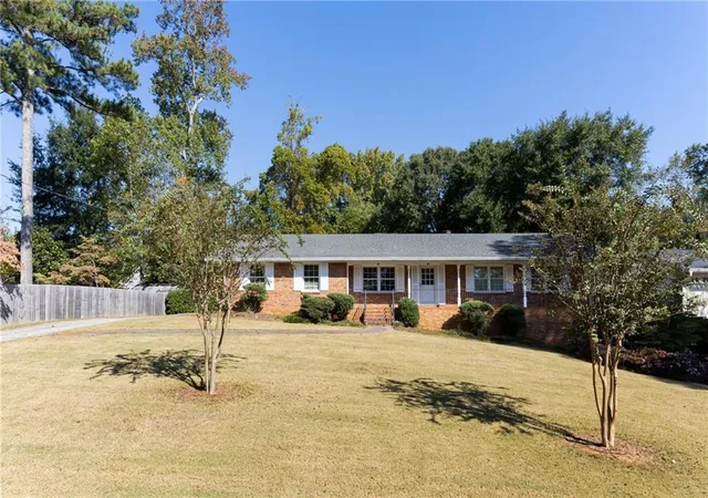 Photo 1 of Sale Pending at 461 Highview Dr SE, Smyrna, GA 30082 | MLS# 7855597 | Listing updated on 2026-10-30