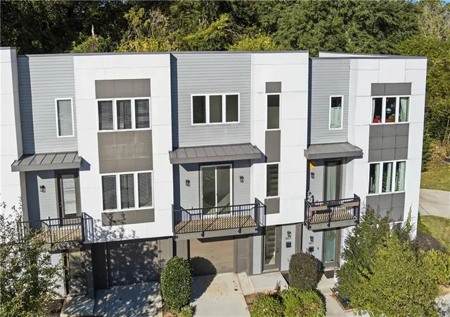 Photo 2 of Townhouse for sale at 863 Cavanaugh Ave SE, Atlanta, GA 30316 | MLS# 7855784 | Listing updated on 2026-10-23