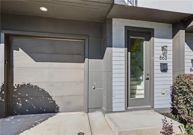 Photo 4 of Townhouse for sale at 863 Cavanaugh Ave SE, Atlanta, GA 30316 | MLS# 7855784 | Listing updated on 2026-10-23