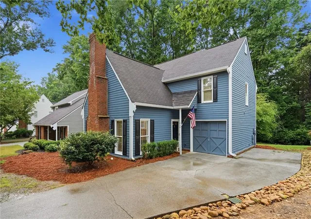 Photo 2 of Single family home for sale at 414 Roswell Green Ln, Roswell, GA 30075 | MLS# 7831297 | Listing updated on 2026-09-17