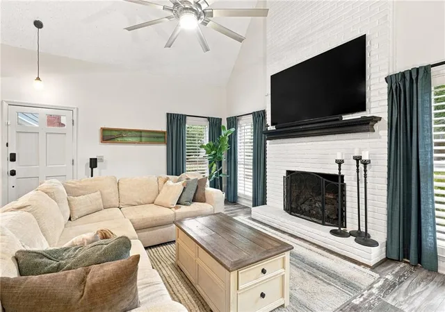 Photo 3 of Single family home for sale at 414 Roswell Green Ln, Roswell, GA 30075 | MLS# 7831297 | Listing updated on 2026-09-17