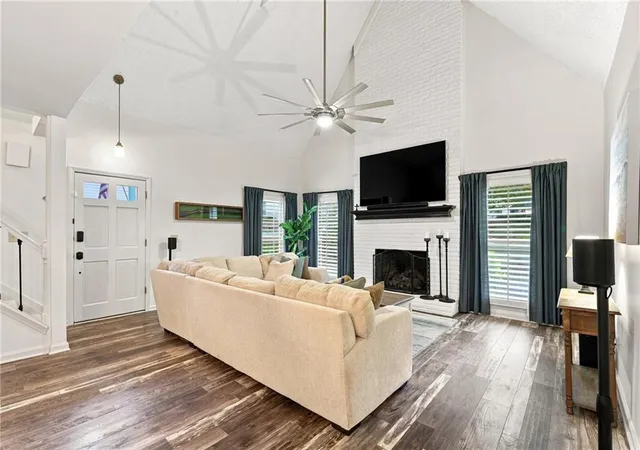 Photo 3 of Single family home for sale at 414 Roswell Green Ln, Roswell, GA 30075 | MLS# 7831297 | Listing updated on 2026-09-17