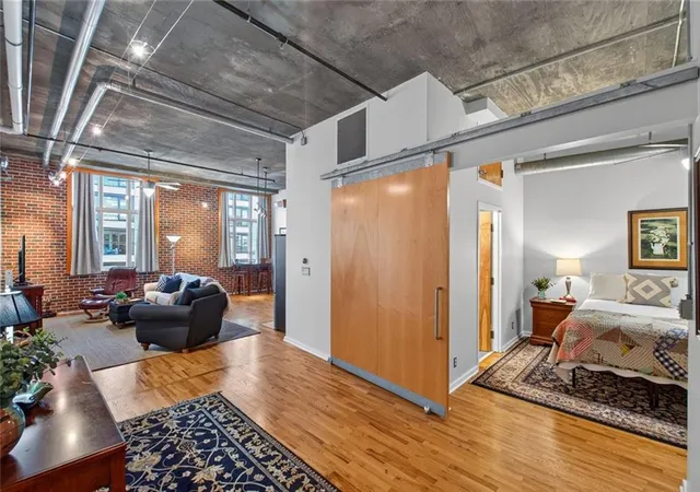 Listing Photo 1 - Condo for sale in building located at 660 Gln Iris Dr NE, Atlanta, GA 30308 - Unit #407