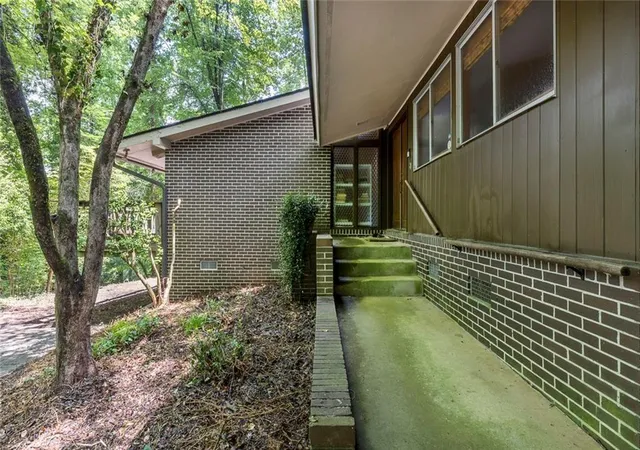 Photo 4 of Single family home for sale at 4961 Rebel Trl, Sandy Springs, GA 30327 | MLS# 7811794 | Listing updated on 2026-09-09