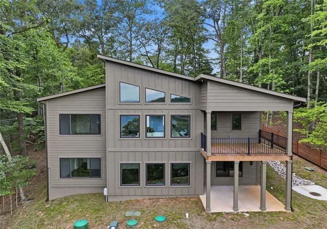 Photo 3 of Sale Pending at 11 Falcon Dr, Blairsville, GA 30512 | MLS# 7762074 | Listing updated on 2026-10-06