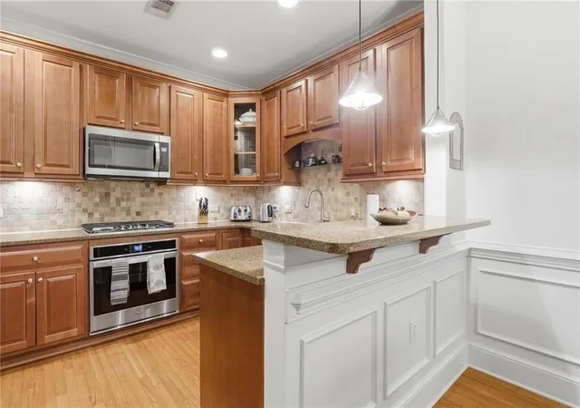 Photo 3 of Condo for sale at 4855 Ivy Ridge Dr Se #305, Atlanta, GA 30339 | MLS# 7817316 | Listing updated on 2026-09-29