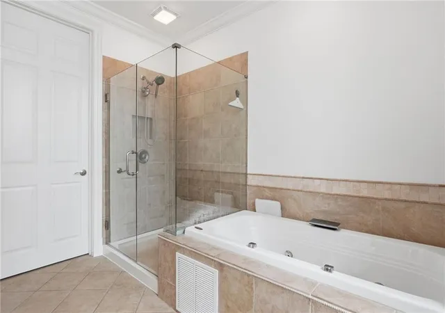 Photo 4 of Condo for sale at 4855 Ivy Ridge Dr SE #305, Atlanta, GA 30339 | MLS# 7817316 | Listing updated on 2026-09-29