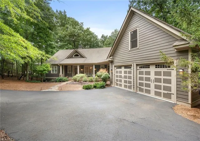 Photo 3 of Sale Pending at 1033 Quail Cvs Dr, Jasper, GA 30143 | MLS# 7726821 | Listing updated on 2026-10-07