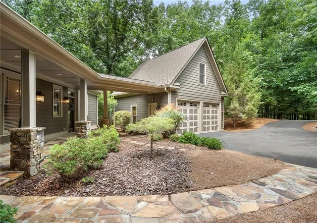 Photo 4 of Sale Pending at 1033 Quail Cvs Dr, Jasper, GA 30143 | MLS# 7726821 | Listing updated on 2026-10-07