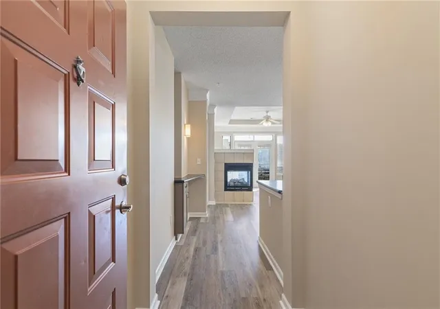 Listing Photo 1 - Condo for sale in building located at 401 16Th St Nw, Atlanta, GA 30363 - Unit #1469