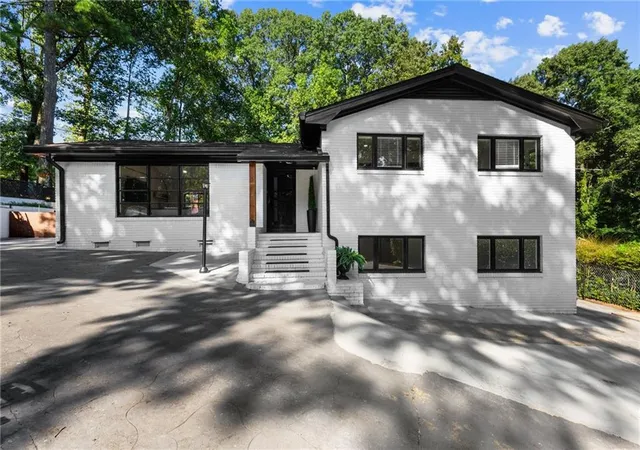 Photo 2 of Single family home for sale at 2546 Skyland Trl Ne, Brookhaven, GA 30319 | MLS# 7835184 | Listing updated on 2026-09-30