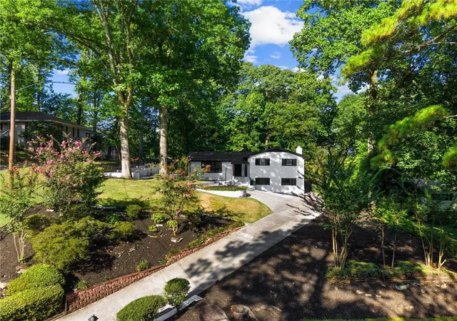 Photo 4 of Single family home for sale at 2546 Skyland Trl NE, Brookhaven, GA 30319 | MLS# 7835184 | Listing updated on 2026-09-30