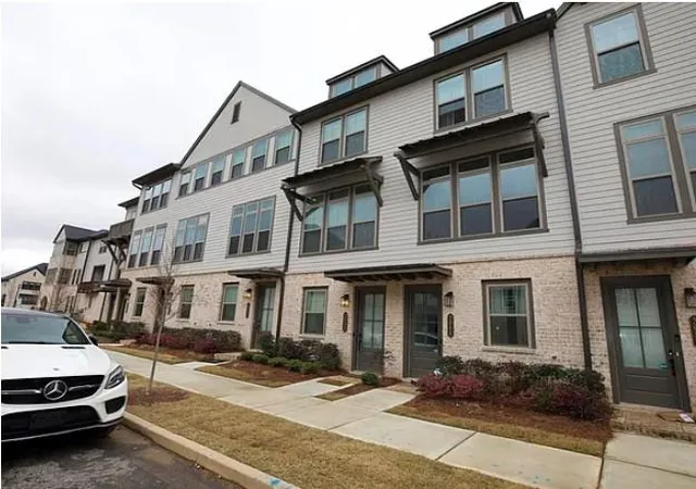 Photo 2 of Townhouse for sale at 3992 Allegretto Cir SE, Atlanta, GA 30339 | MLS# 7856518 | Listing updated on 2026-10-21