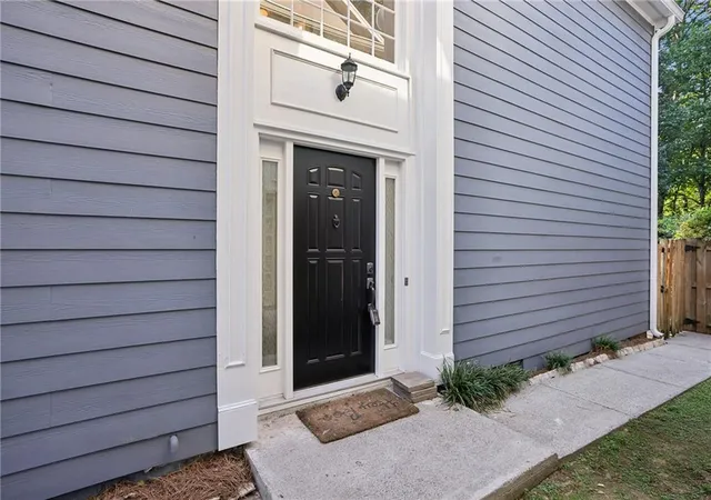 Photo 2 of Single family home for sale at 4076 Beaver Oaks Dr, Duluth, GA 30096 | MLS# 7818726 | Listing updated on 2026-09-05