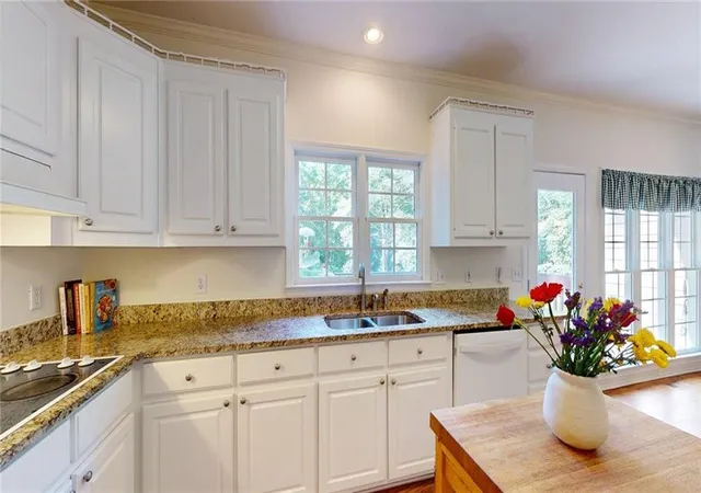 Photo 3 of Single family home for sale at 1555 Timberline Tr, Snellville, GA 30078 | MLS# 7842618 | Listing updated on 2026-10-07