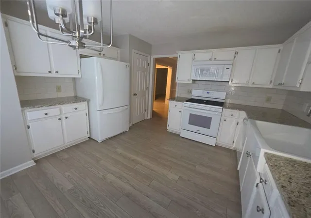 Photo 3 of Townhouse for sale at 3914 Meeting St Nw, Duluth, GA 30096 | MLS# 7833384 | Listing updated on 2026-09-10