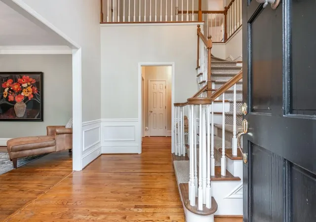 Photo 2 of Sale Pending at 2881 Vinings Way SE, Atlanta, GA 30339 | MLS# 7846230 | Listing updated on 2026-10-14