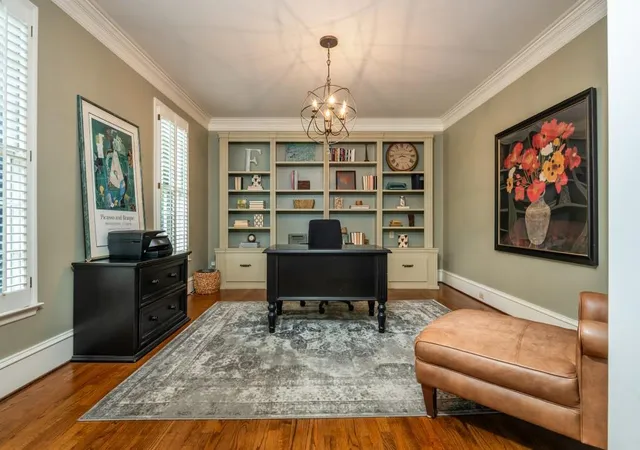 Photo 4 of Sale Pending at 2881 Vinings Way SE, Atlanta, GA 30339 | MLS# 7846230 | Listing updated on 2026-10-14