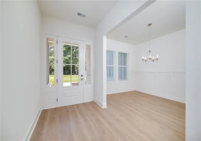 Photo 3 of Single family home for sale at 8554 Old Keith Brg Rd, Gainesville, GA 30506 | MLS# 7833687 | Listing updated on 2026-10-25