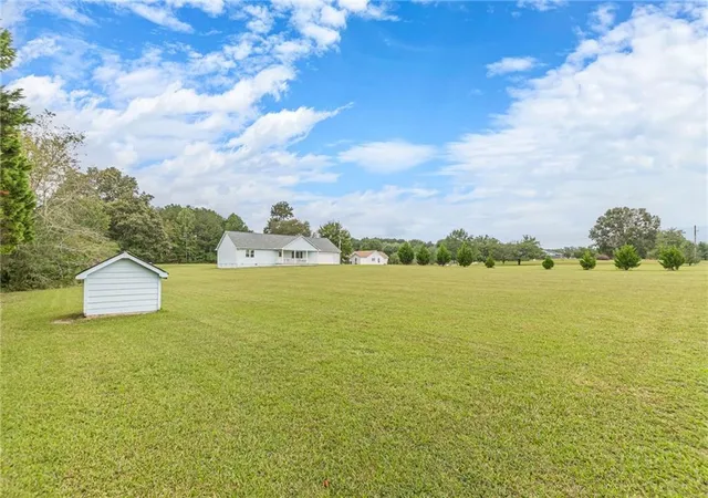 Photo 3 of Sale Pending at 1701 Beeks Rd, Williamson, GA 30292 | MLS# 7851949 | Listing updated on 2026-10-20