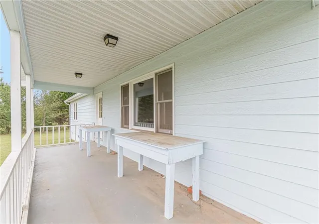 Photo 4 of Sale Pending at 1701 Beeks Rd, Williamson, GA 30292 | MLS# 7851949 | Listing updated on 2026-10-20