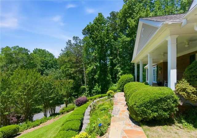 Photo 4 of Single family home for sale at 2372 Habersham Dr SW, Marietta, GA 30064 | MLS# 7832671 | Listing updated on 2026-09-04