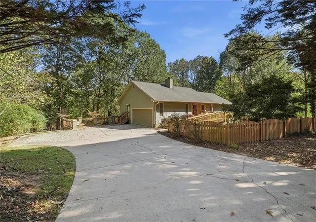 Photo 2 of Single family home for sale at 6088 Cir Of Light Dr, Gainesville, GA 30506 | MLS# 7855793 | Listing updated on 2026-10-26