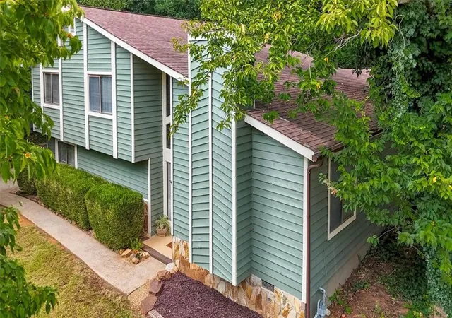 Photo 3 of Sale Pending at 6565 Oakwood Dr, Douglasville, GA 30135 | MLS# 7842516 | Listing updated on 2026-10-18