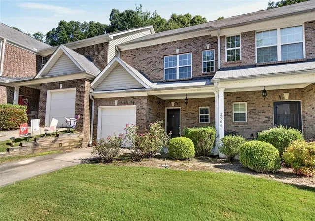 Photo 2 of Townhouse for sale at 2555 Flat Shls Rd #2503, Atlanta, GA 30349 | MLS# 7829232 | Listing updated on 2026-09-11
