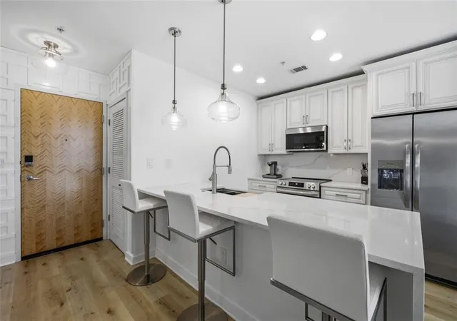 Photo 1 of Condo for sale at 400 W Peachtree St Nw #705, Atlanta, GA 30308 | MLS# 7837446 | Listing updated on 2026-09-19