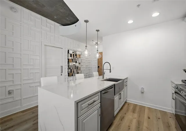 Photo 4 of Condo for sale at 400 W Peachtree St NW #705, Atlanta, GA 30308 | MLS# 7837446 | Listing updated on 2026-09-19