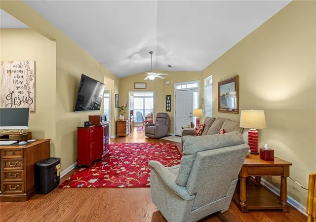 Listing Photo 5 - Condo for sale in building located at 4232 Pondview Wy, Oakwood, GA 30566