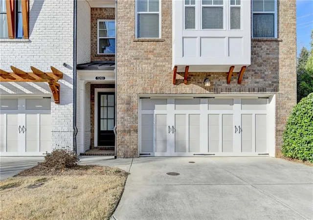 Photo 2 of Townhouse for sale at 5260 Cresslyn Ridge, Johns Creek, GA 30005 | MLS# 7831155 | Listing updated on 2026-09-17